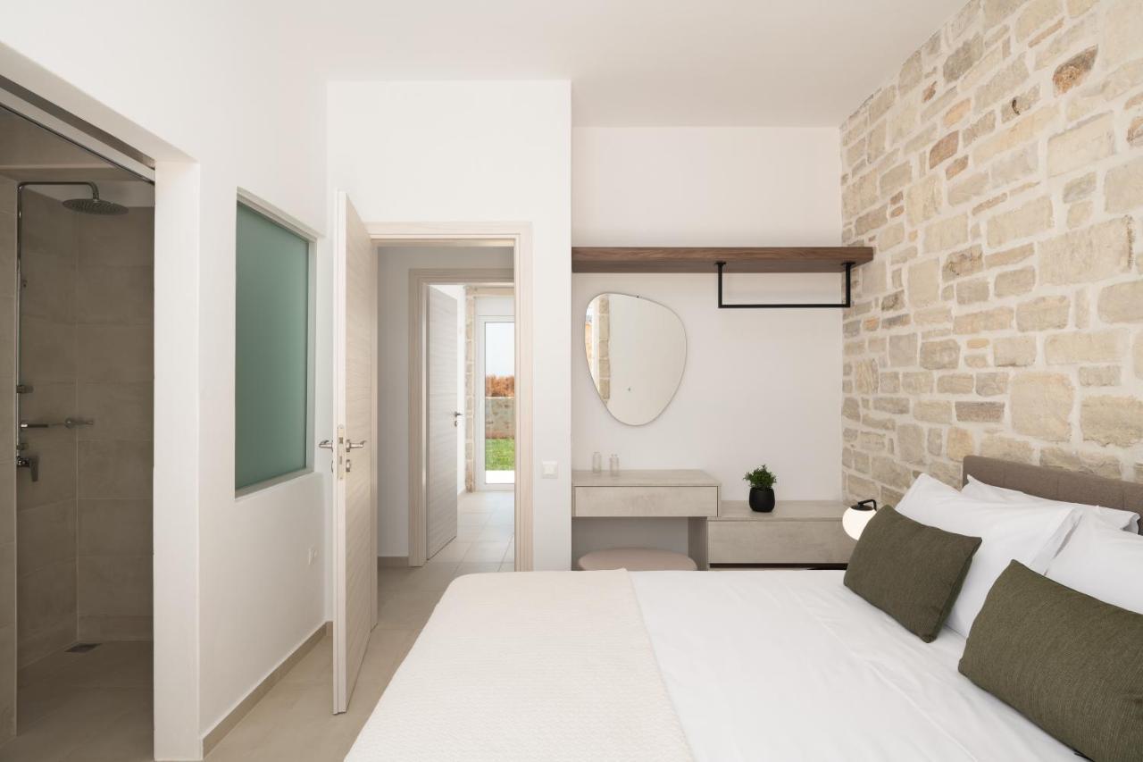 Sfáka Evaero Villas I, Ii, Iii, IV - An Ever-So Inviting Escape, By Thinkvilla מראה חיצוני תמונה