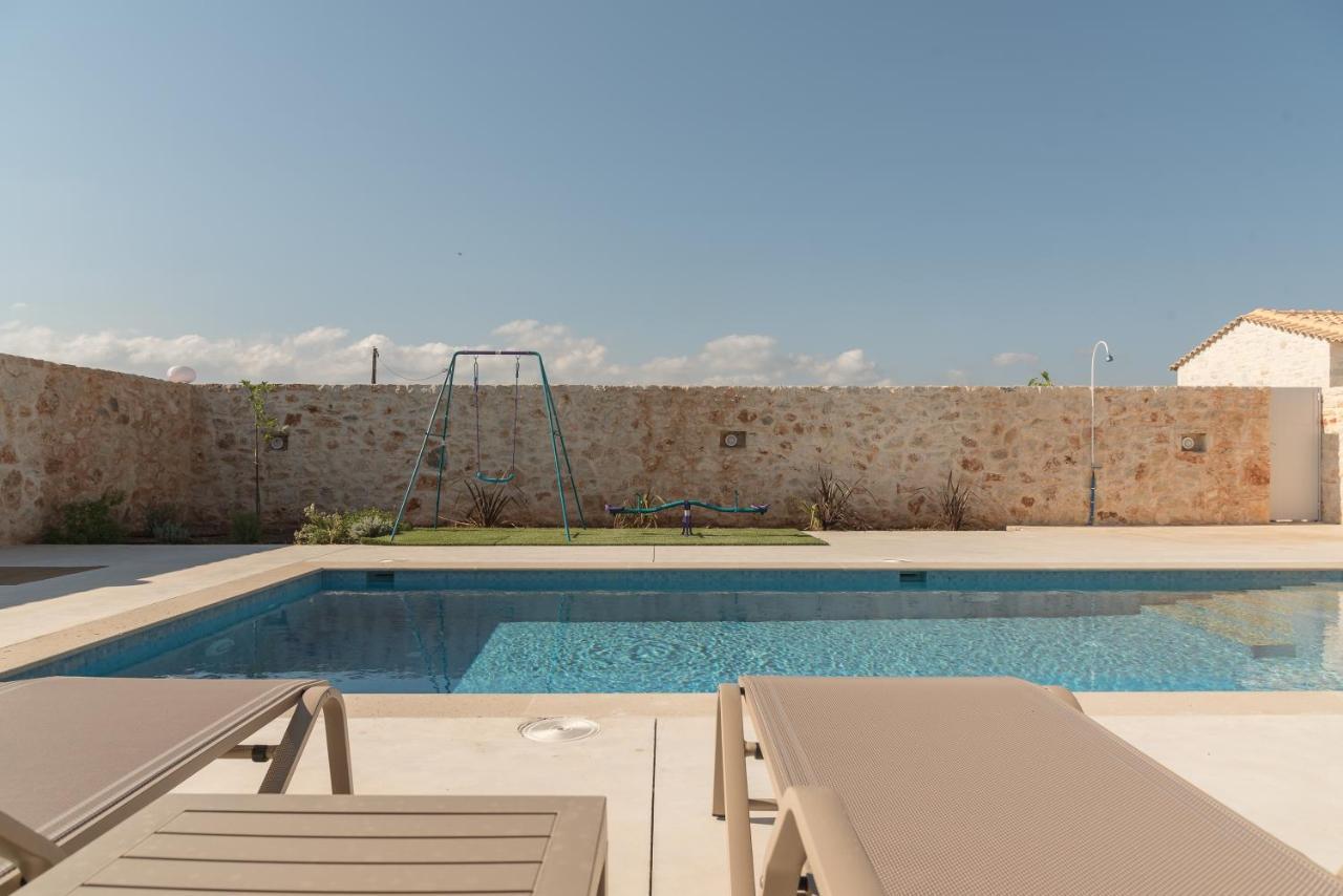 Sfáka Evaero Villas I, Ii, Iii, IV - An Ever-So Inviting Escape, By Thinkvilla מראה חיצוני תמונה