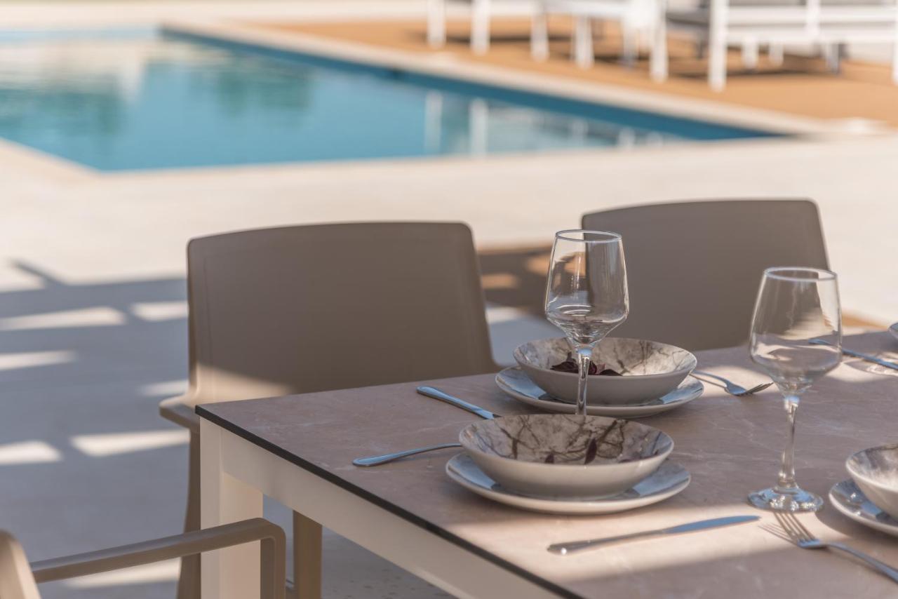 Sfáka Evaero Villas I, Ii, Iii, IV - An Ever-So Inviting Escape, By Thinkvilla מראה חיצוני תמונה