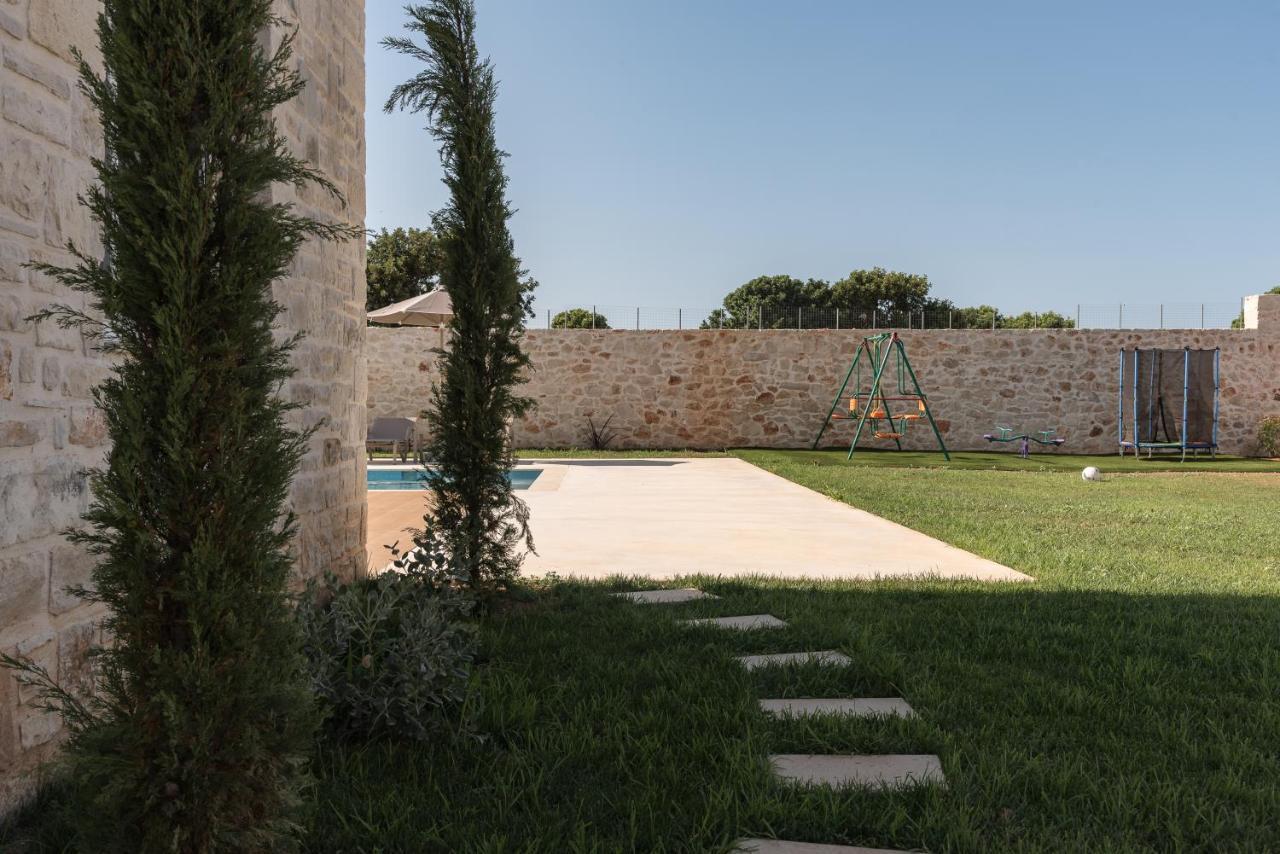 Sfáka Evaero Villas I, Ii, Iii, IV - An Ever-So Inviting Escape, By Thinkvilla מראה חיצוני תמונה